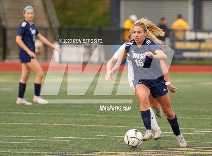 Thumbnail 3 in Southside vs Smithtown West (NYSPHSAA Class 2A Regional)  photogallery.