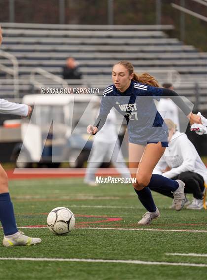 Thumbnail 1 in Southside vs Smithtown West (NYSPHSAA Class 2A Regional)  photogallery.