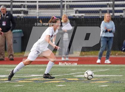 Thumbnail 3 in Southside vs Smithtown West (NYSPHSAA Class 2A Regional)  photogallery.