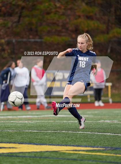 Thumbnail 2 in Southside vs Smithtown West (NYSPHSAA Class 2A Regional)  photogallery.
