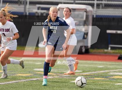 Thumbnail 3 in Southside vs Smithtown West (NYSPHSAA Class 2A Regional)  photogallery.