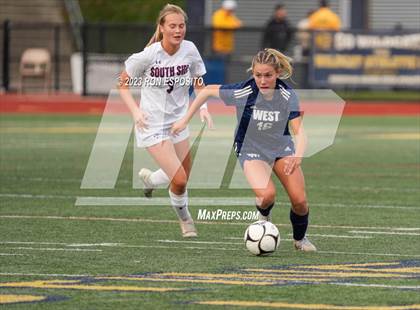 Thumbnail 1 in Southside vs Smithtown West (NYSPHSAA Class 2A Regional)  photogallery.