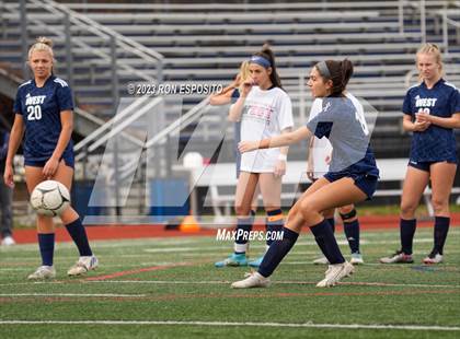 Thumbnail 3 in Southside vs Smithtown West (NYSPHSAA Class 2A Regional)  photogallery.