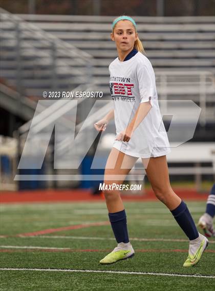 Thumbnail 3 in Southside vs Smithtown West (NYSPHSAA Class 2A Regional)  photogallery.