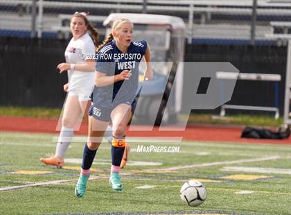 Thumbnail 1 in Southside vs Smithtown West (NYSPHSAA Class 2A Regional)  photogallery.