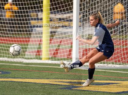 Thumbnail 3 in Southside vs Smithtown West (NYSPHSAA Class 2A Regional)  photogallery.