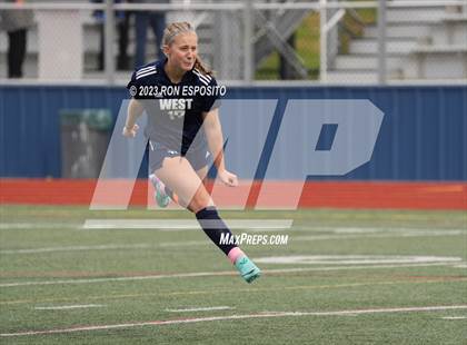 Thumbnail 1 in Southside vs Smithtown West (NYSPHSAA Class 2A Regional)  photogallery.