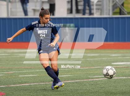 Thumbnail 1 in Southside vs Smithtown West (NYSPHSAA Class 2A Regional)  photogallery.