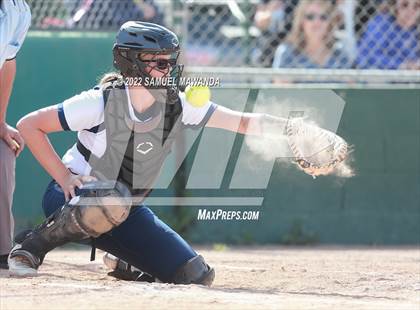 Thumbnail 3 in  Notre Dame (SO) @ Harvard-Westlake photogallery.