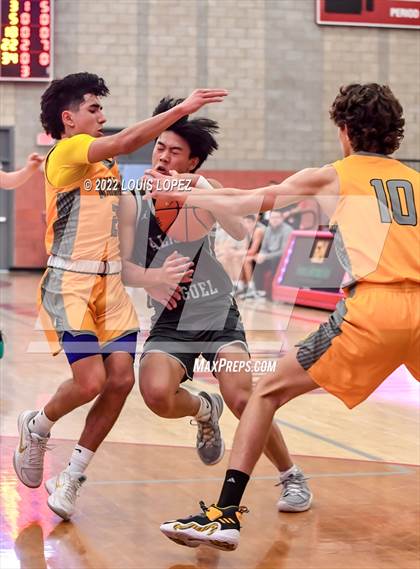Thumbnail 1 in Aliso Niguel vs. Foothill (Nike Extravaganza) photogallery.