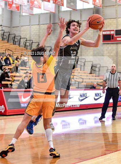 Thumbnail 3 in Aliso Niguel vs. Foothill (Nike Extravaganza) photogallery.