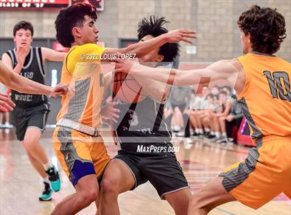 Thumbnail 2 in Aliso Niguel vs. Foothill (Nike Extravaganza) photogallery.