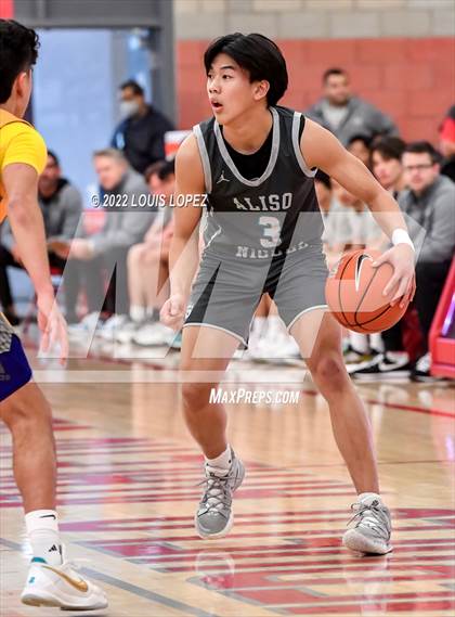 Thumbnail 1 in Aliso Niguel vs. Foothill (Nike Extravaganza) photogallery.