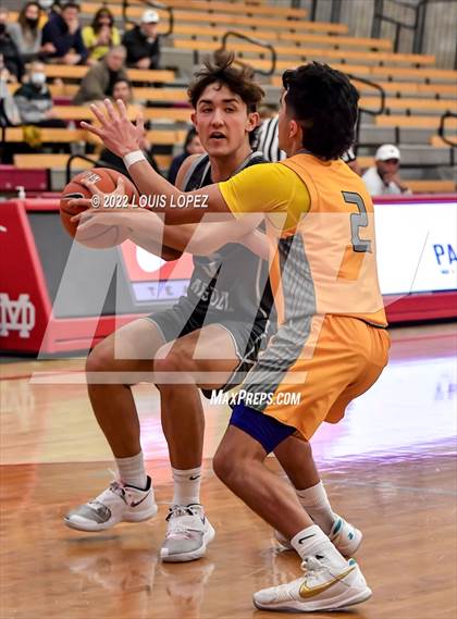 Thumbnail 1 in Aliso Niguel vs. Foothill (Nike Extravaganza) photogallery.
