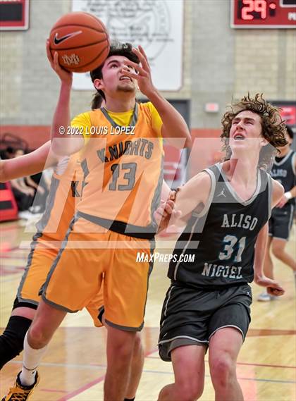 Thumbnail 2 in Aliso Niguel vs. Foothill (Nike Extravaganza) photogallery.