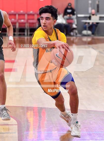 Thumbnail 3 in Aliso Niguel vs. Foothill (Nike Extravaganza) photogallery.