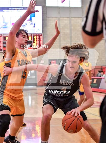 Thumbnail 2 in Aliso Niguel vs. Foothill (Nike Extravaganza) photogallery.
