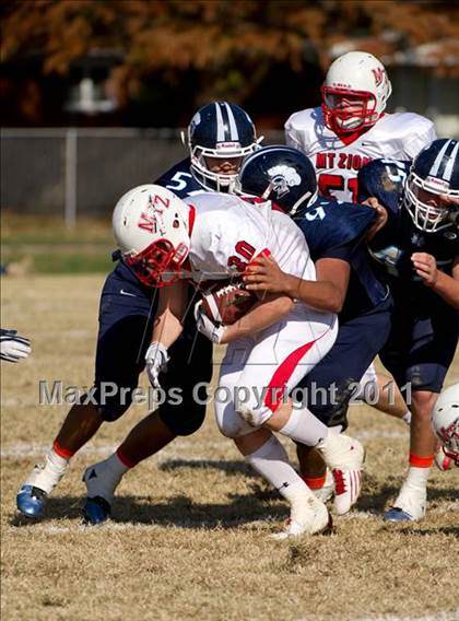 Thumbnail 2 in Mater Dei vs. Mt. Zion photogallery.