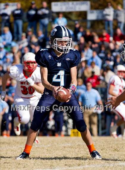 Thumbnail 3 in Mater Dei vs. Mt. Zion photogallery.