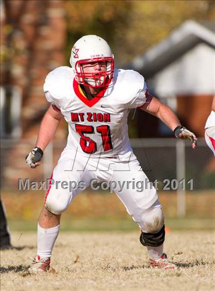 Thumbnail 2 in Mater Dei vs. Mt. Zion photogallery.
