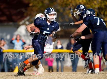 Thumbnail 3 in Mater Dei vs. Mt. Zion photogallery.