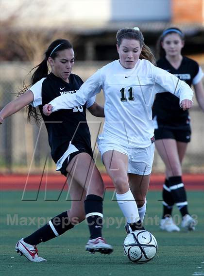 Thumbnail 2 in Monte Vista vs. San Ramon Valley (CIF NCS D1 Final) photogallery.