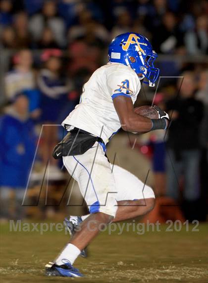 Thumbnail 2 in Bishop Amat @ Alemany photogallery.