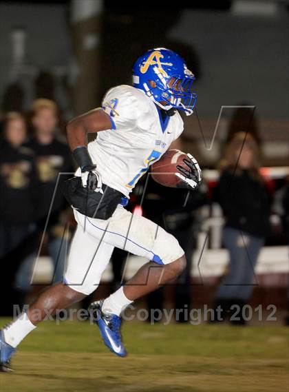 Thumbnail 2 in Bishop Amat @ Alemany photogallery.