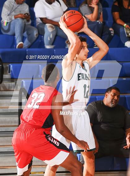 Thumbnail 3 in South Houston vs. Pasadena (McDonald's Texas Invitational) photogallery.