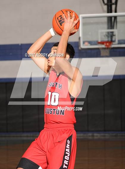 Thumbnail 1 in South Houston vs. Pasadena (McDonald's Texas Invitational) photogallery.