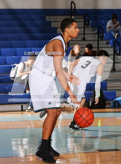 Thumbnail 2 in South Houston vs. Pasadena (McDonald's Texas Invitational) photogallery.