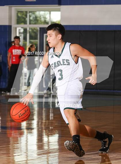 Thumbnail 1 in South Houston vs. Pasadena (McDonald's Texas Invitational) photogallery.