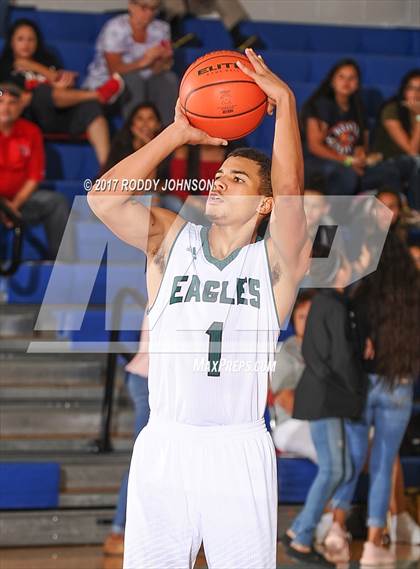Thumbnail 1 in South Houston vs. Pasadena (McDonald's Texas Invitational) photogallery.