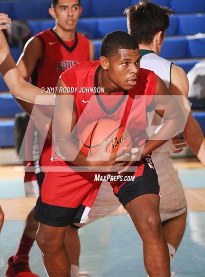 Thumbnail 2 in South Houston vs. Pasadena (McDonald's Texas Invitational) photogallery.