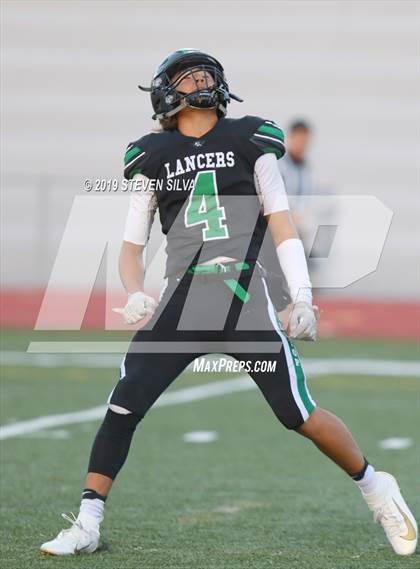 Thumbnail 3 in Hilltop vs. La Jolla (SDFNL Kickoff Classic) photogallery.