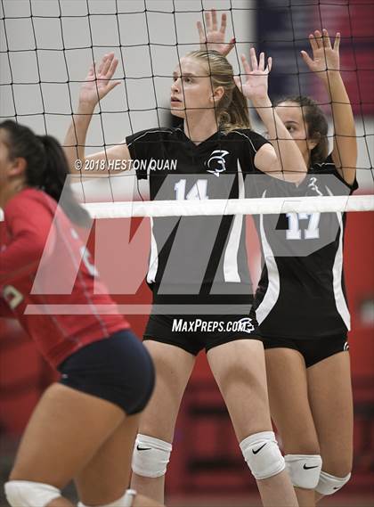 Thumbnail 3 in Villa Park @ Yorba Linda photogallery.