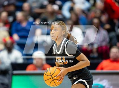 Thumbnail 2 in Kell vs Warner Robins (GHSA 5A State Championship) photogallery.