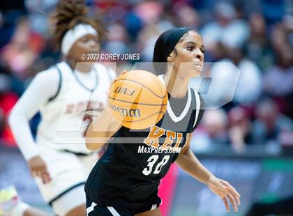 Thumbnail 3 in Kell vs Warner Robins (GHSA 5A State Championship) photogallery.