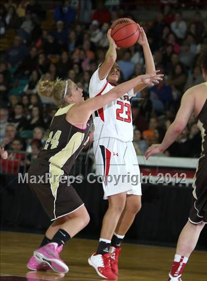 Thumbnail 3 in Regis Jesuit vs. Palmer (CHSAA 5A Great 8) photogallery.