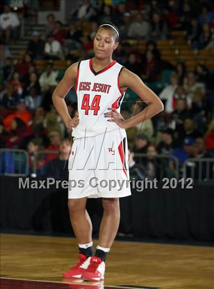 Thumbnail 1 in Regis Jesuit vs. Palmer (CHSAA 5A Great 8) photogallery.
