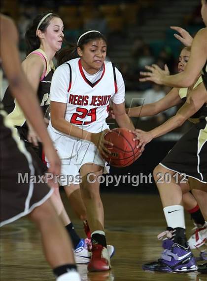 Thumbnail 3 in Regis Jesuit vs. Palmer (CHSAA 5A Great 8) photogallery.