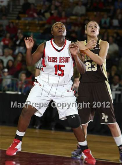 Thumbnail 3 in Regis Jesuit vs. Palmer (CHSAA 5A Great 8) photogallery.