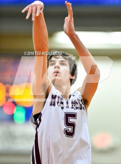 Thumbnail 1 in Perryville vs. Mansfield (AAA 3A Regional Playoff) photogallery.