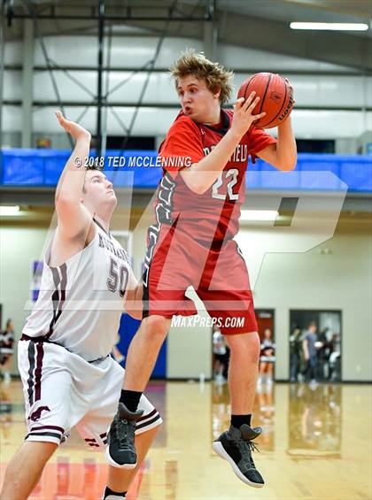 Thumbnail 3 in Perryville vs. Mansfield (AAA 3A Regional Playoff) photogallery.