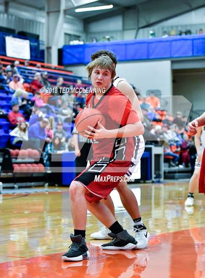 Thumbnail 3 in Perryville vs. Mansfield (AAA 3A Regional Playoff) photogallery.