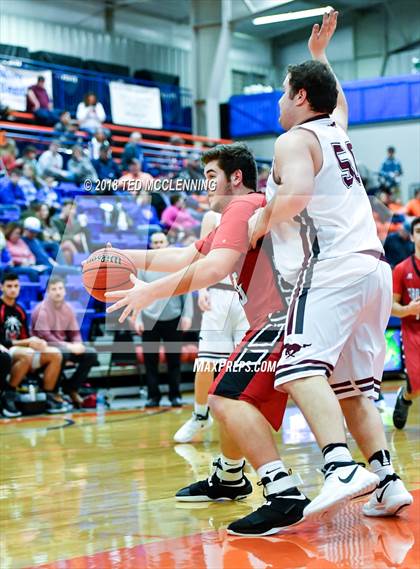 Thumbnail 3 in Perryville vs. Mansfield (AAA 3A Regional Playoff) photogallery.
