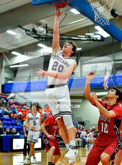 Thumbnail 1 in Perryville vs. Mansfield (AAA 3A Regional Playoff) photogallery.
