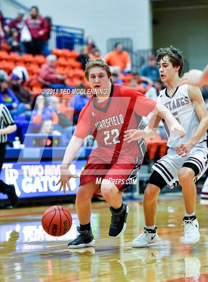 Thumbnail 1 in Perryville vs. Mansfield (AAA 3A Regional Playoff) photogallery.