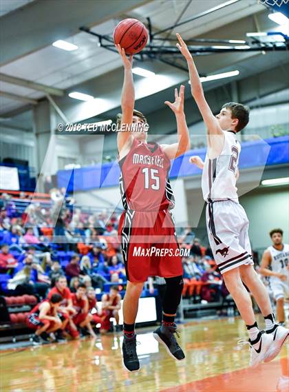 Thumbnail 2 in Perryville vs. Mansfield (AAA 3A Regional Playoff) photogallery.