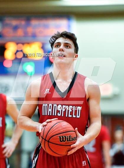 Thumbnail 2 in Perryville vs. Mansfield (AAA 3A Regional Playoff) photogallery.